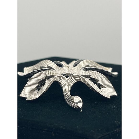 Vintage Trifari Brooch Textured Silver Tone Flower Leaf - Picture 4 of 7
